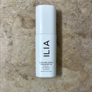 Ilia c beyond triple serum SPF 40, tone 2